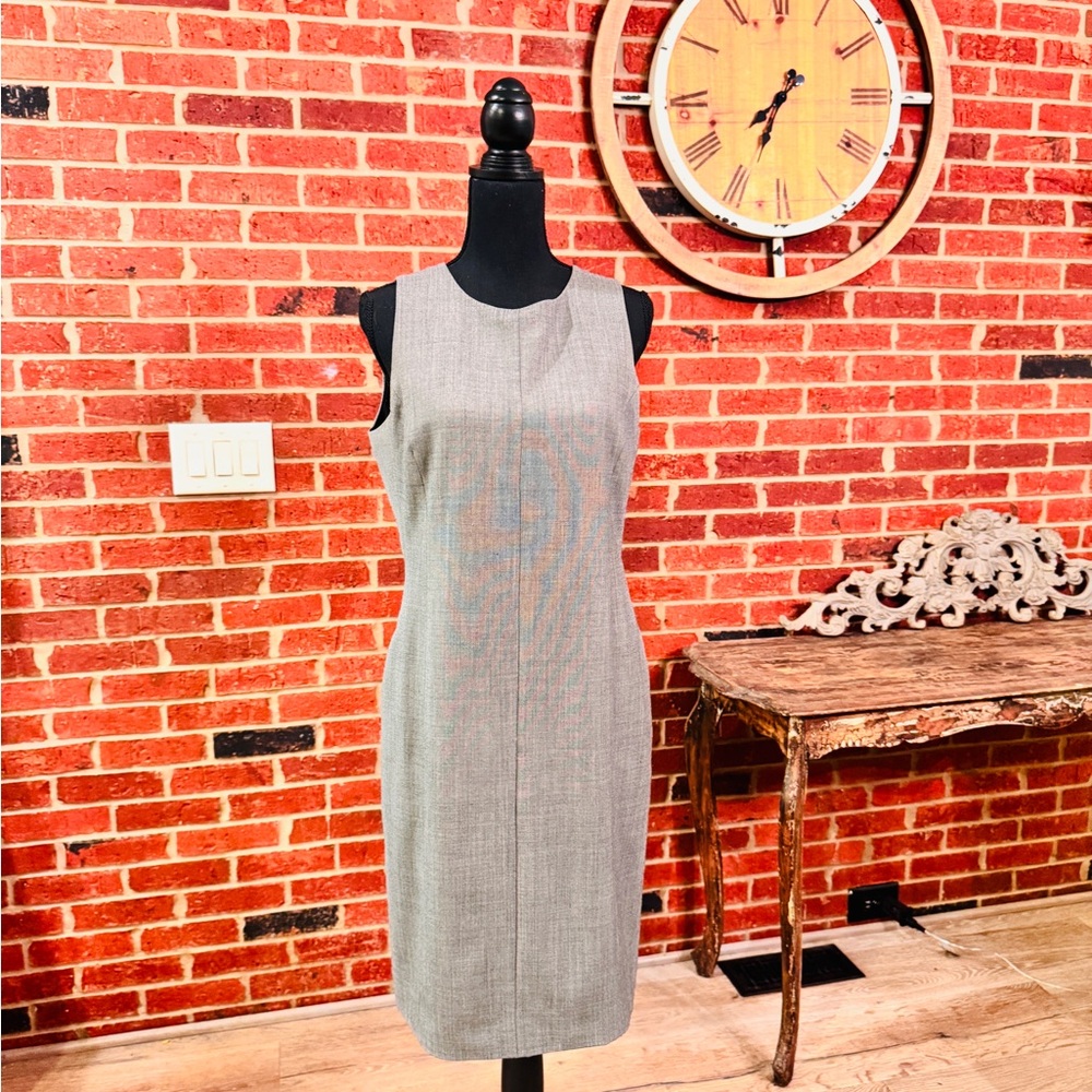 Elegant M.M LaFleur Gray Dress